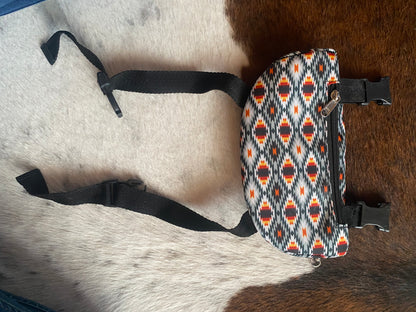 Saddle pouch