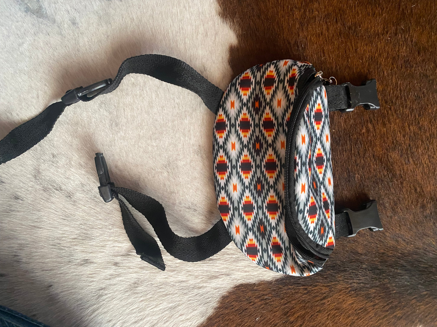 Saddle pouch
